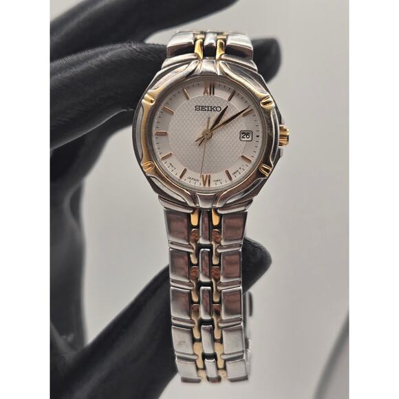 Seiko 7N82-0AT0 Quartz Date Watch main image 5